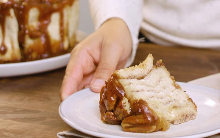 Sticky Bun Cake pekannötter, kolasås & kanel - Recept | Pågen